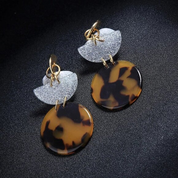 TORTOISE SHELL GEOMETRIC EARRINGS - Picture 4 of 7